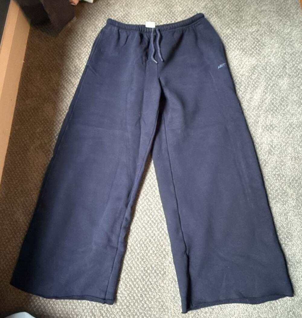 Aritzia Sweatfleece Mega Fit Wide Leg Sweatpants